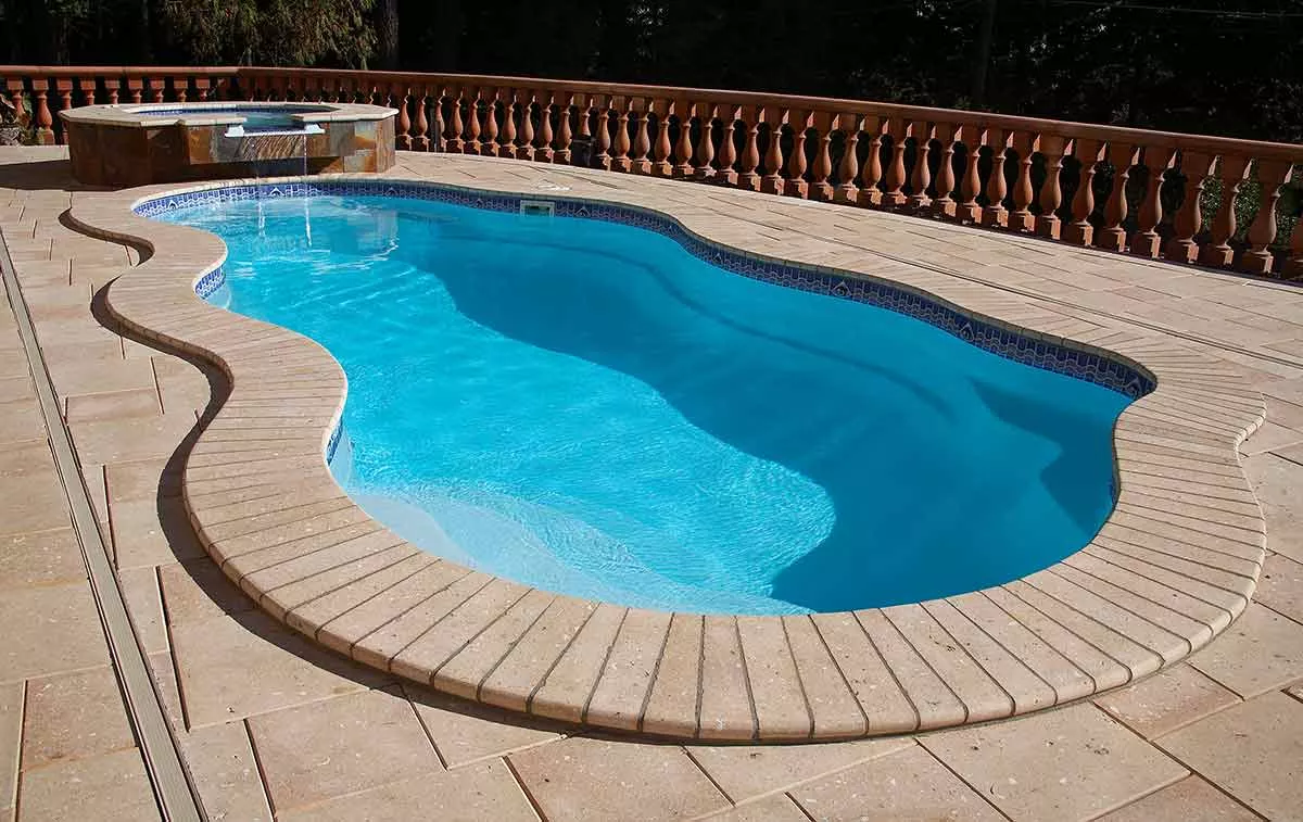 Family pool with integrated spa