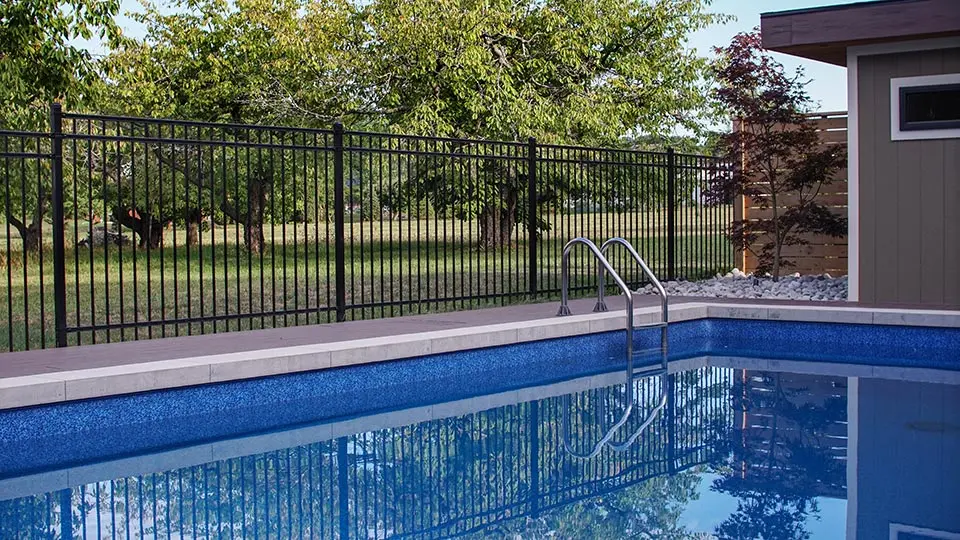 Pool with liner 1