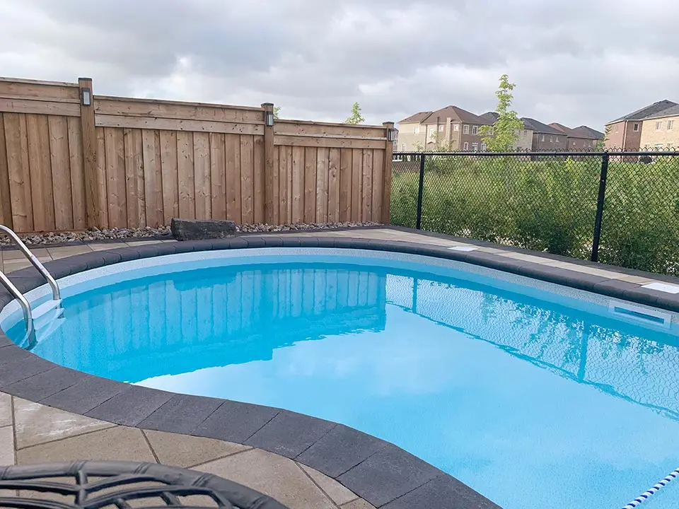 Pool with liner 3