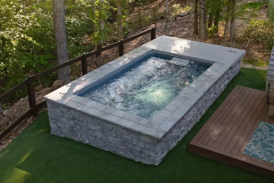 Swimming in a modular Endless Pool