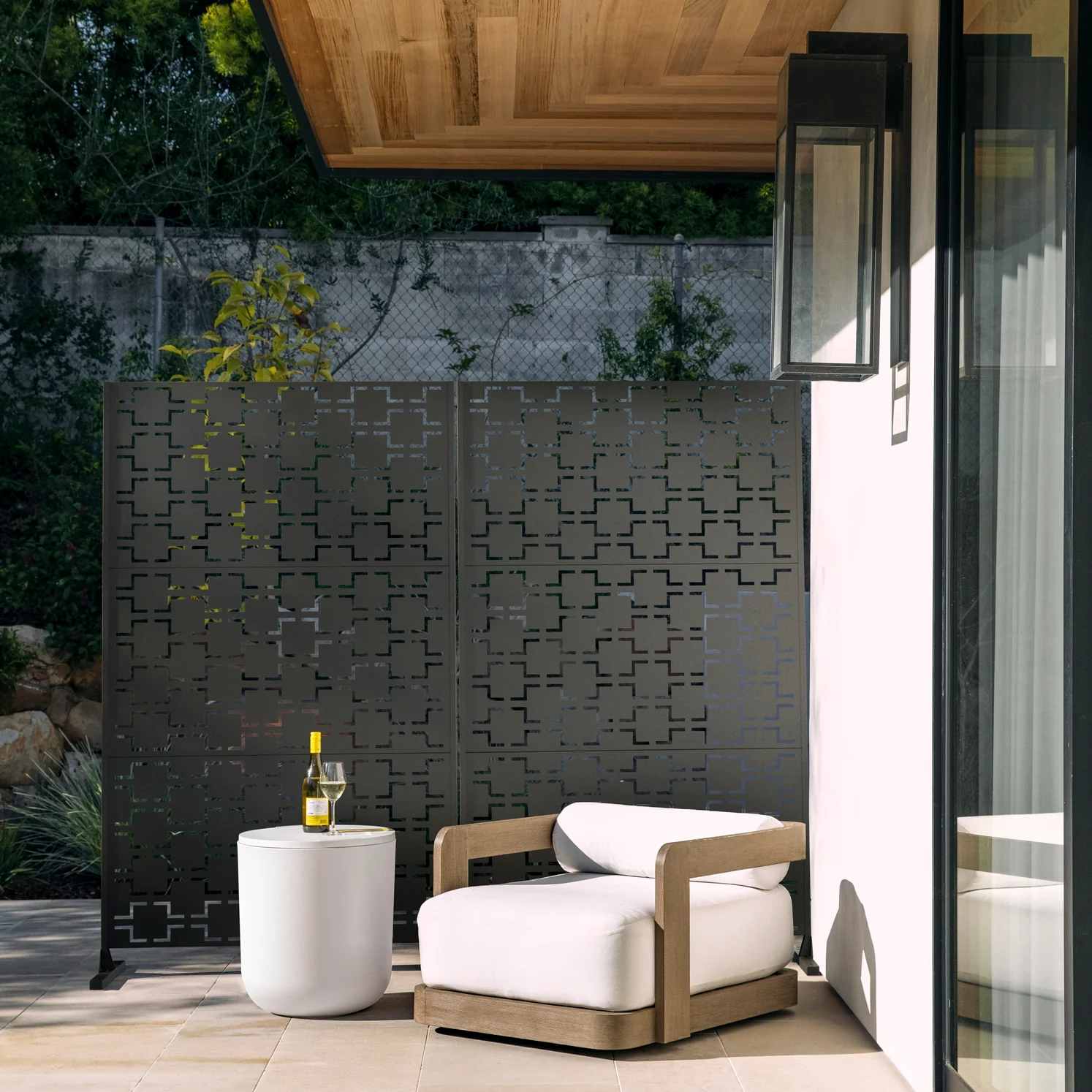 Veradek Quadra privacy screen