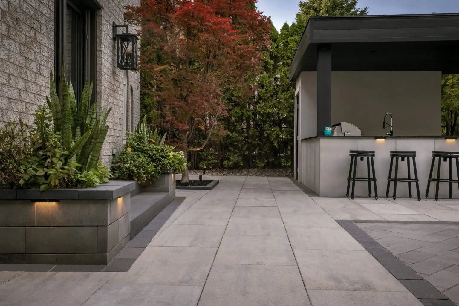 Permacon-built outdoor kitchen